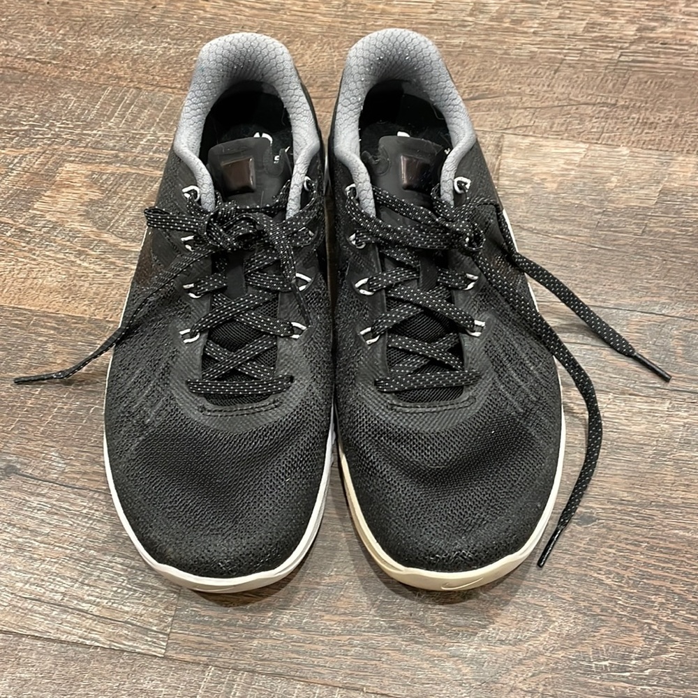 Nike Women’s Metcon 3 Black White Weight Lifting Workout Shoes